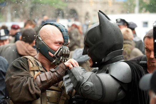 Duel Batman vs Bane : force brute contre stratégie